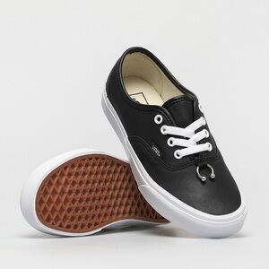 Vans Authentic Septum Piercing